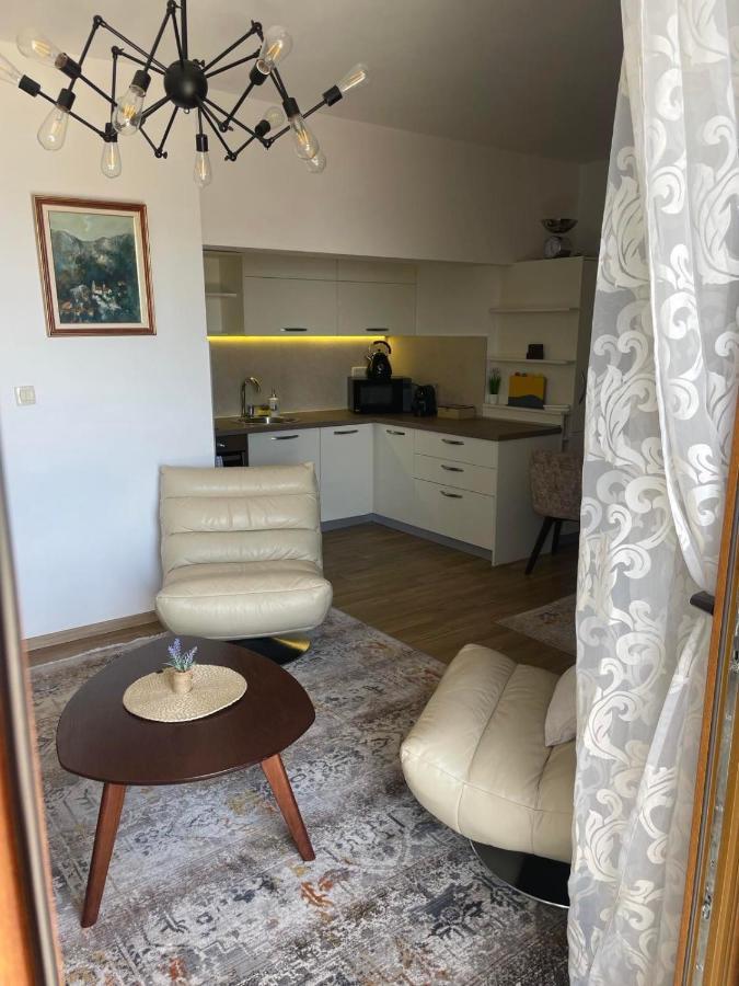 Apartment Reina *