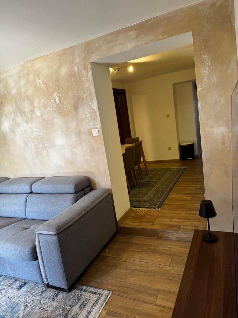 Reina Apartment *