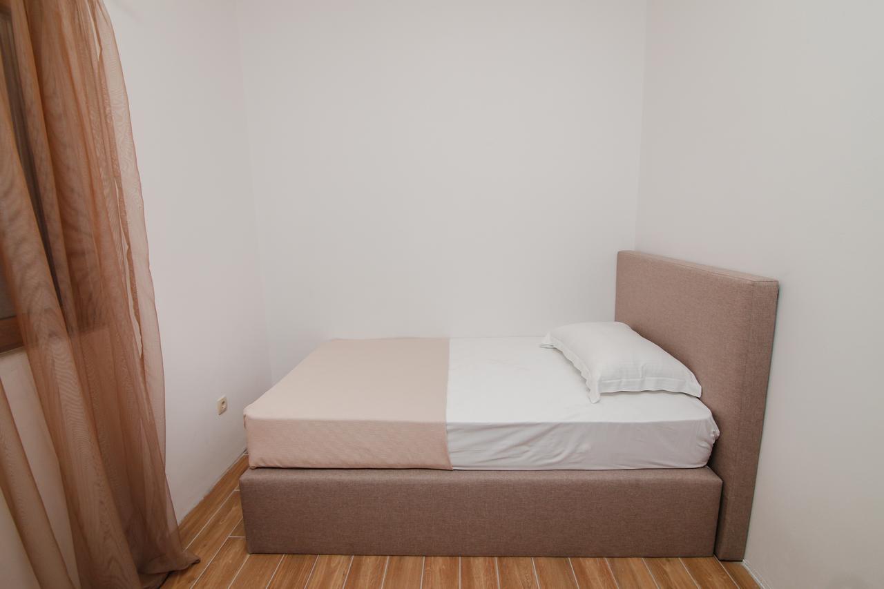 Reina Apartment